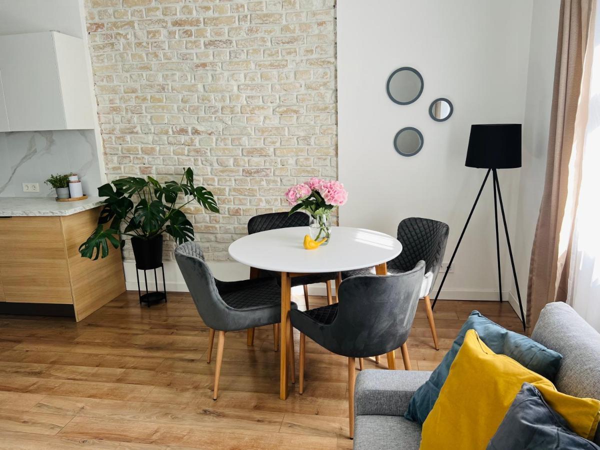 The Right Coast Apartment With Free Private Parking Riga Exterior foto