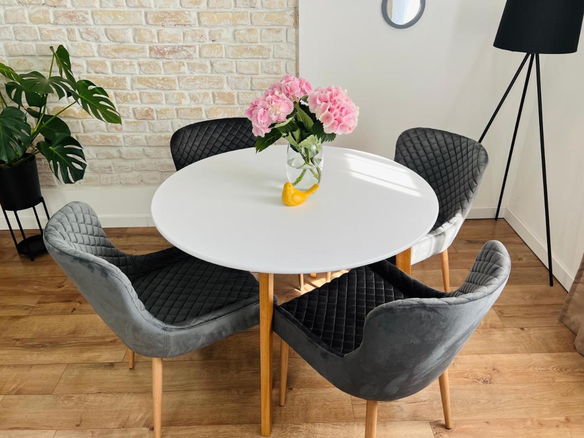 The Right Coast Apartment With Free Private Parking Riga Exterior foto